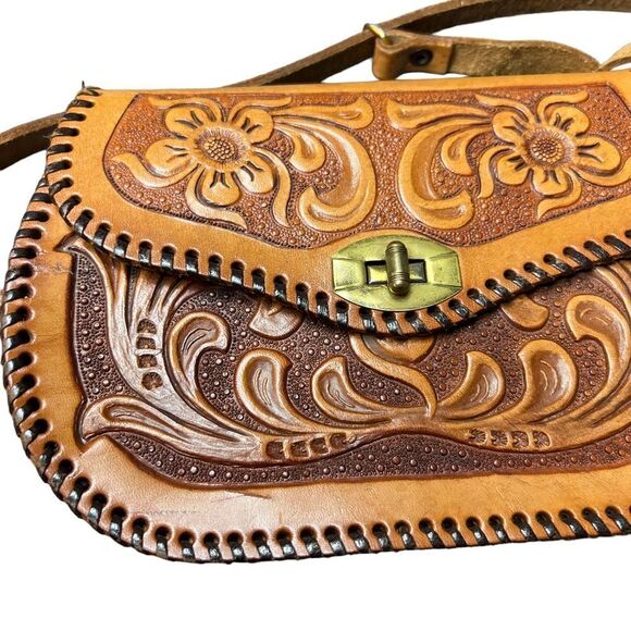 Vintage Mexican Hand Tooled Leather Handbag - Picture 4 of 12